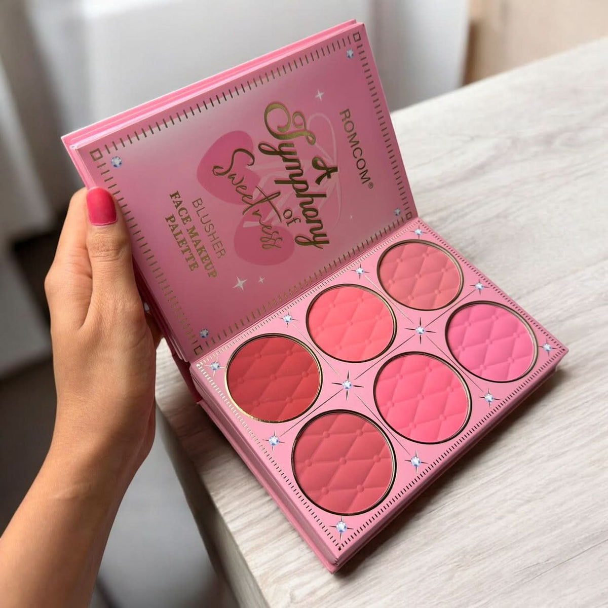 RomCom Dazzle Glow – All-in-One Makeup Book Palette